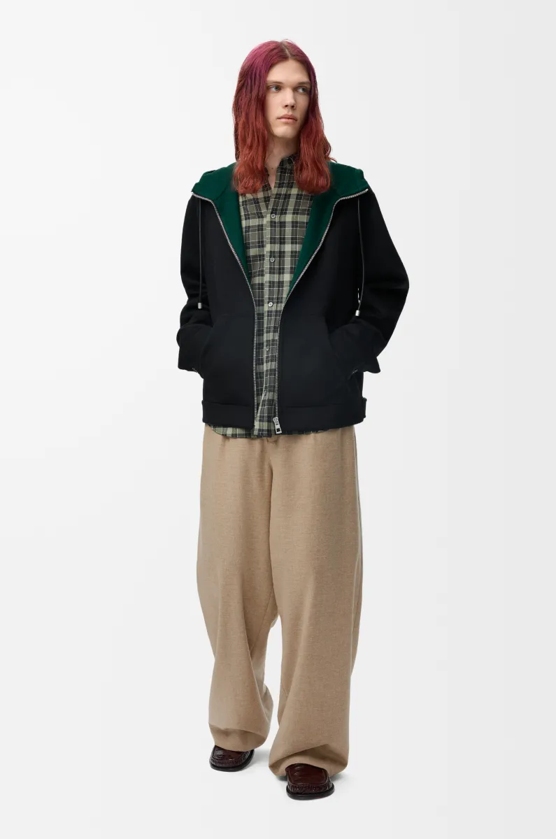 羊毛和羊绒连帽外套