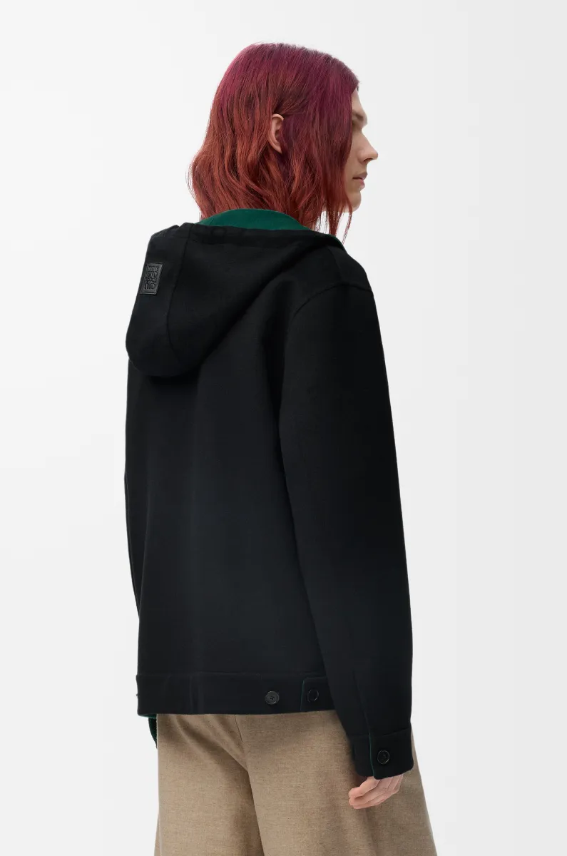 羊毛和羊绒连帽外套