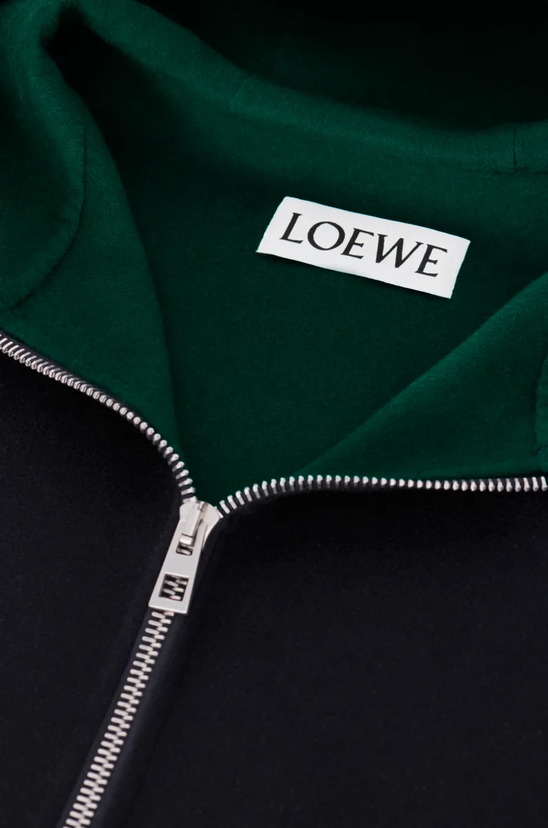 羊毛和羊绒连帽外套