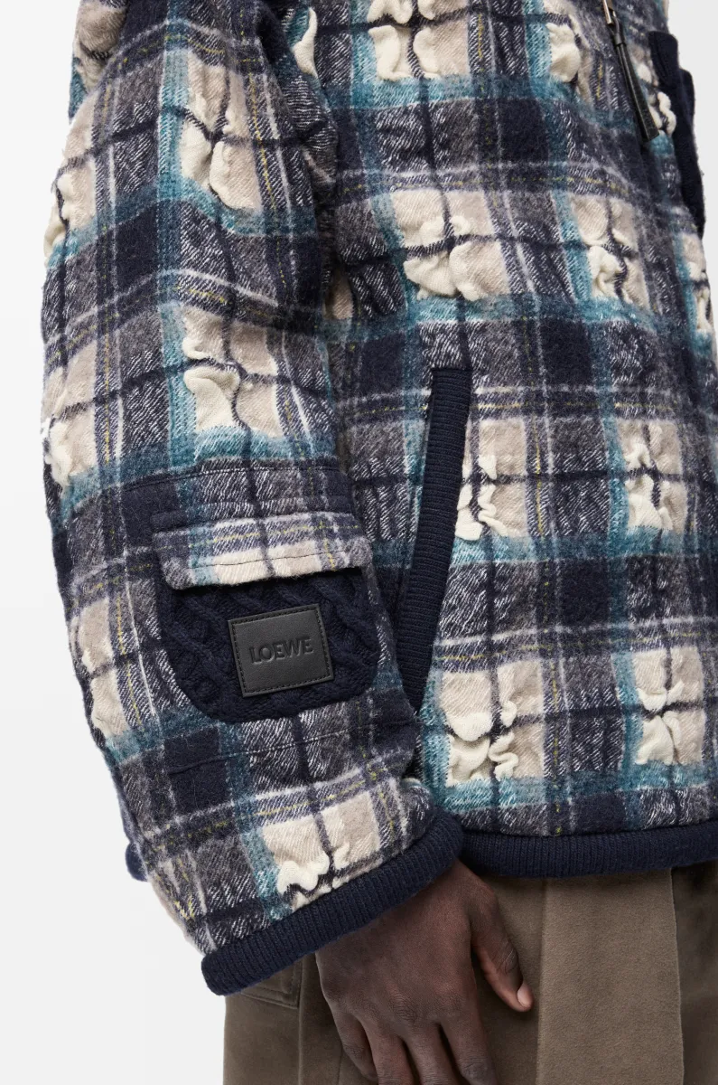 羊毛和亚麻连帽夹克