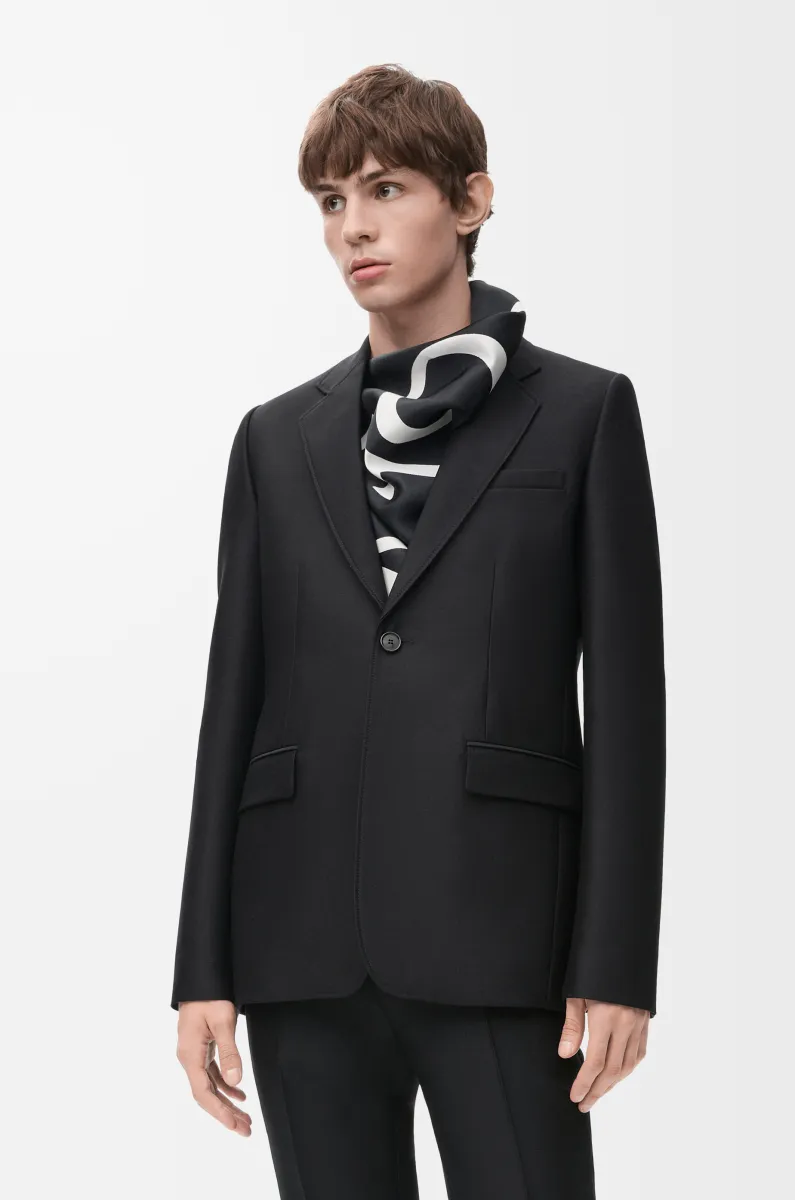 羊毛和丝绸夹克