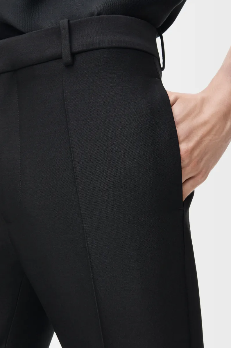 羊毛和丝绸长裤