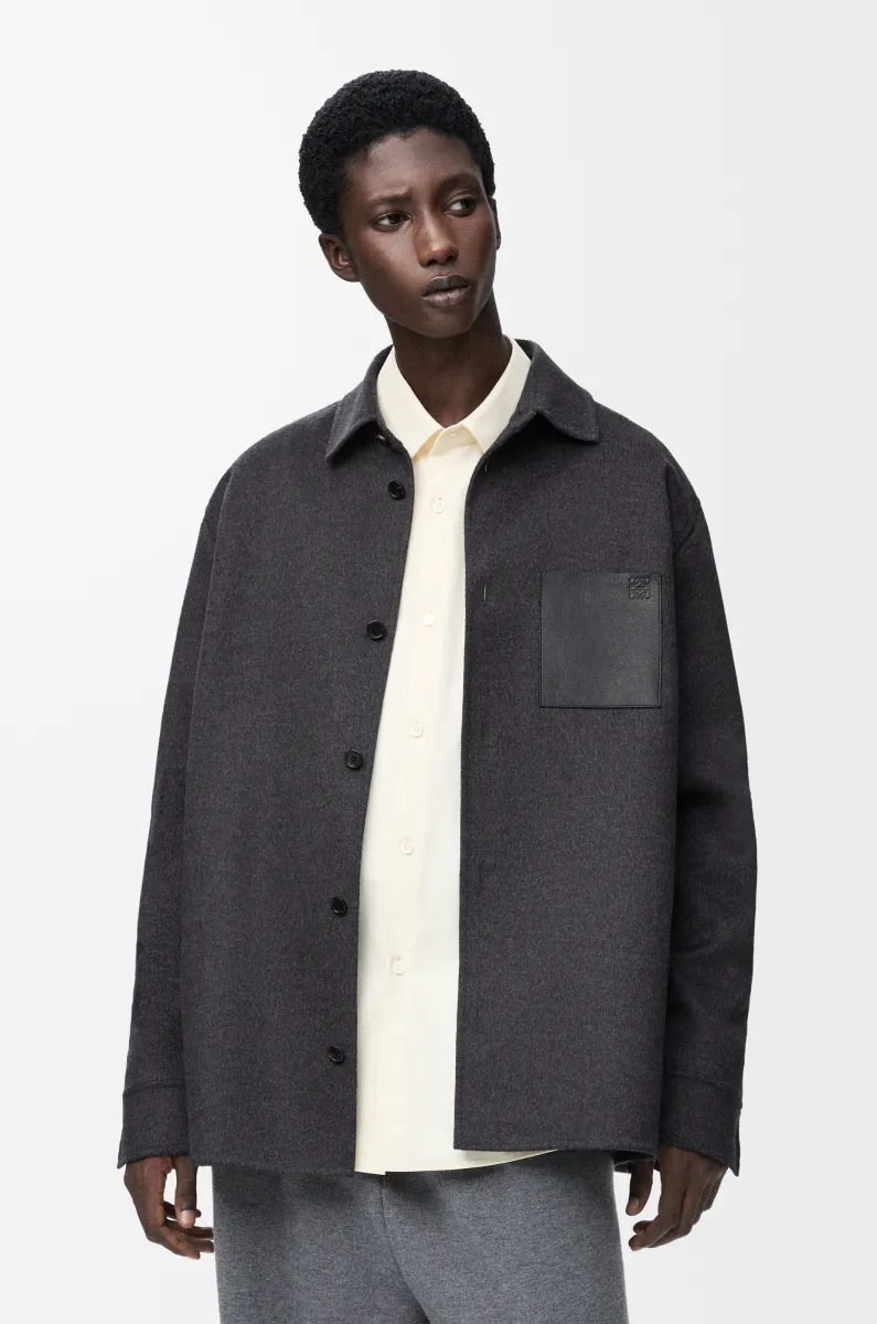 羊毛和羊绒外套衬衫