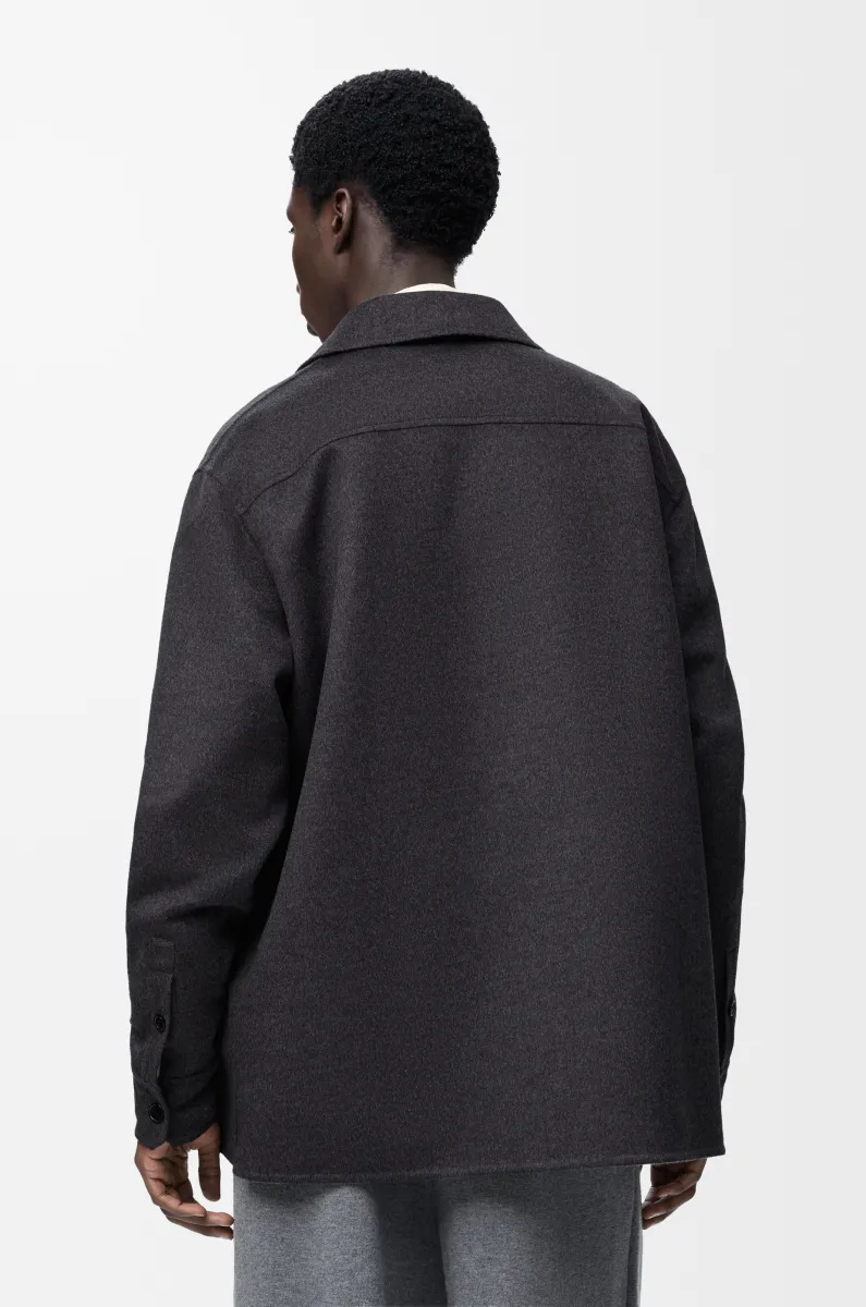 羊毛和羊绒外套衬衫