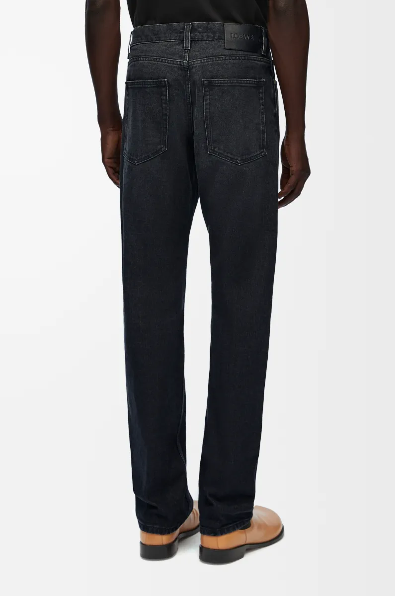 单宁布直筒牛仔裤