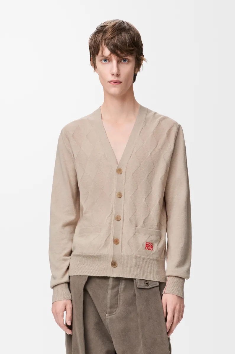 羊毛和羊绒开衫