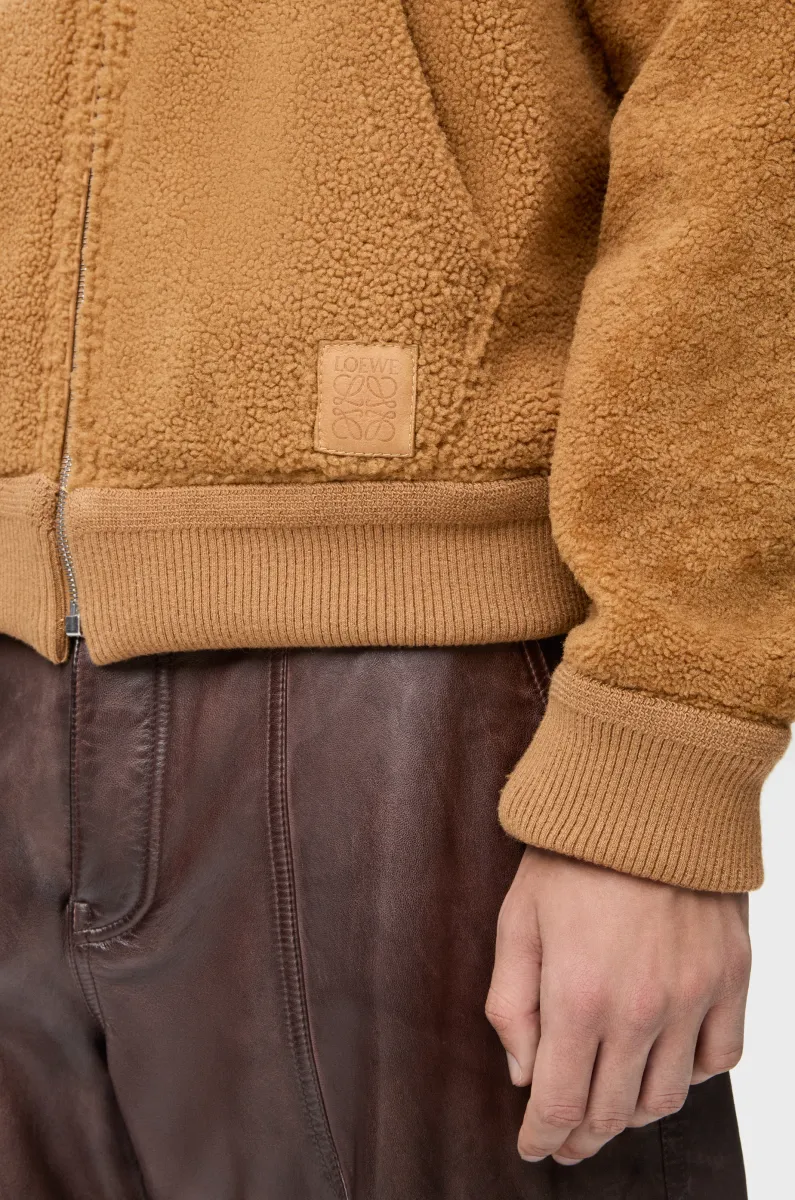 剪羊毛连帽夹克