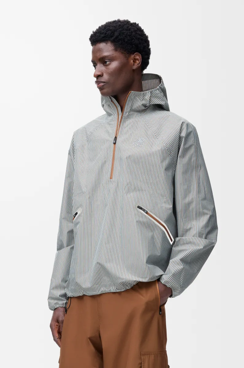 科技面料厚夹克