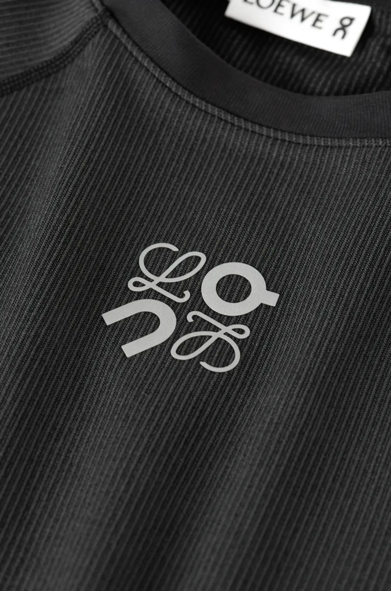 科技平纹针织长袖上衣