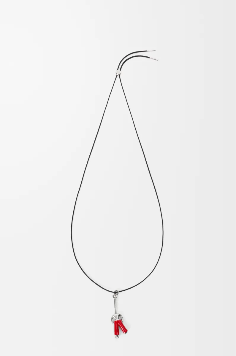 银质和珐琅 Standing Acrobat 项链