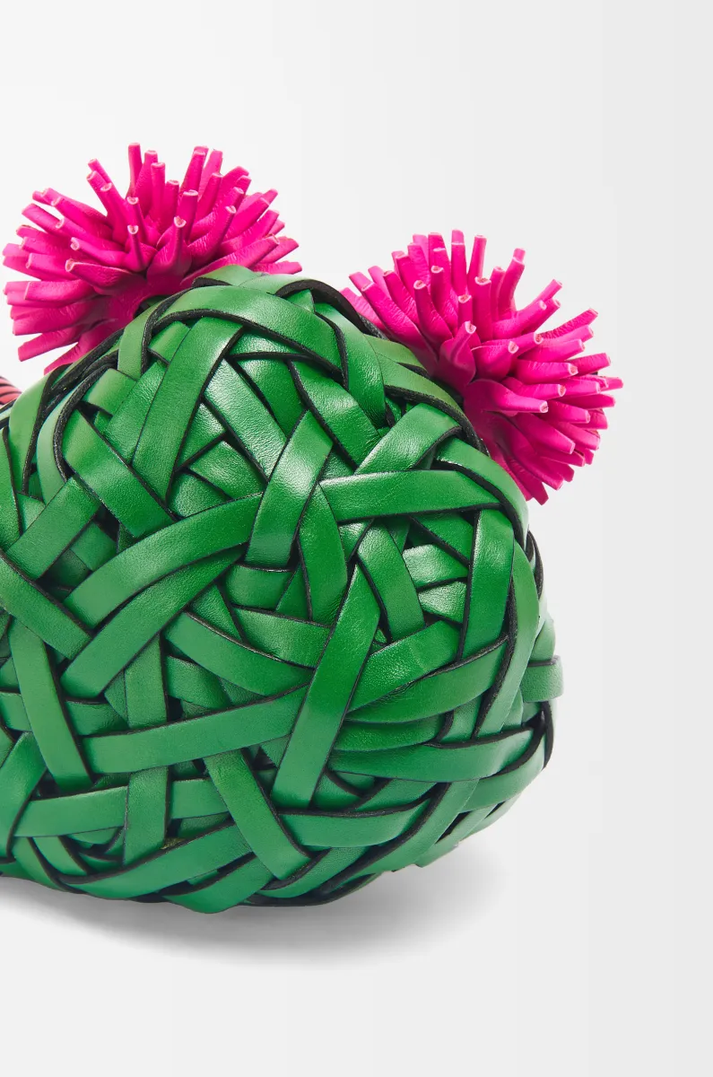 仙人掌石材和牛皮革门挡