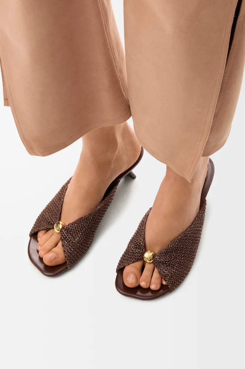 拉菲草效果 Pebble Soft 凉鞋