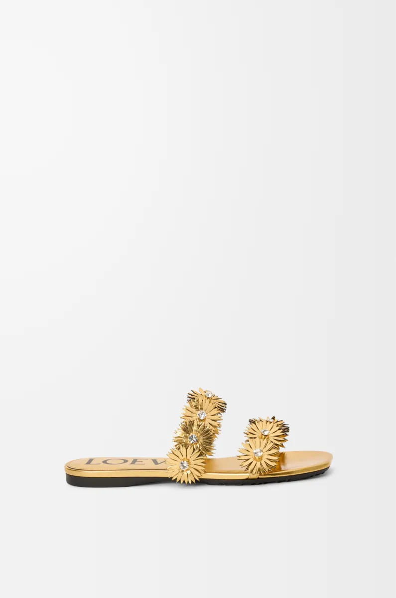 牛皮革和水晶 Petal 花卉凉鞋