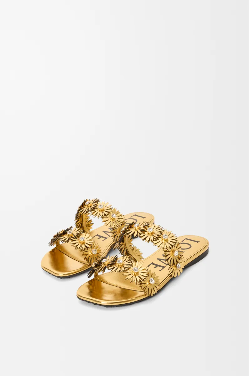 牛皮革和水晶 Petal 花卉凉鞋