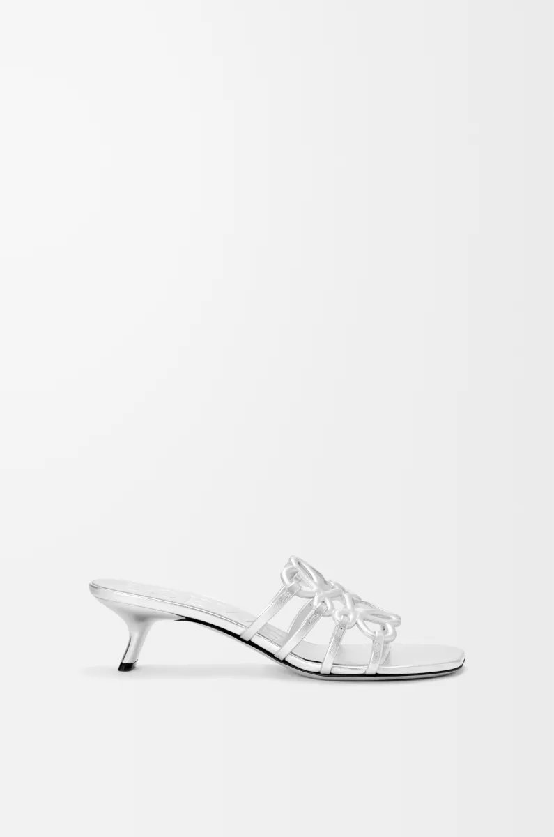 层压羊皮革 Petal Anagram 凉鞋