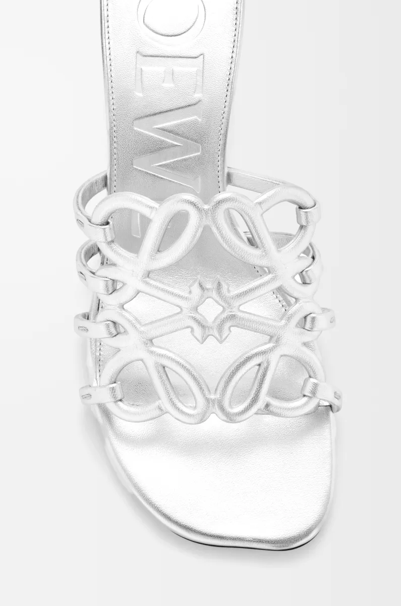 层压羊皮革 Petal Anagram 凉鞋