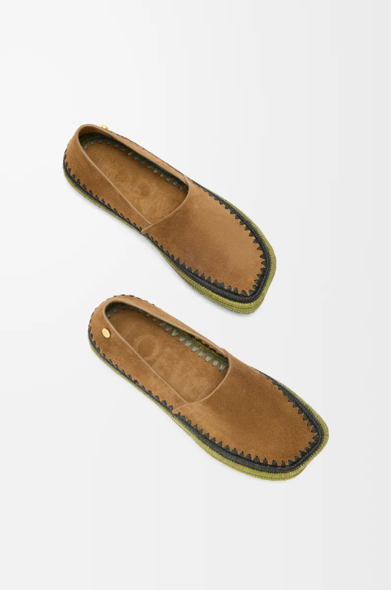 绒面革和拉菲草 Rio 拖鞋