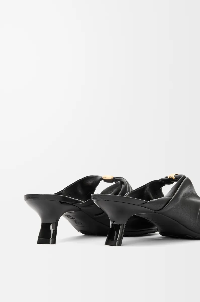 柔软纳帕羊皮革 Pebble 穆勒鞋