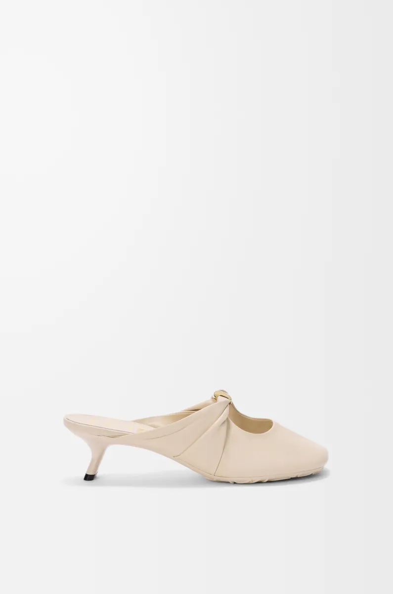 柔软纳帕羊皮革 Pebble 穆勒鞋