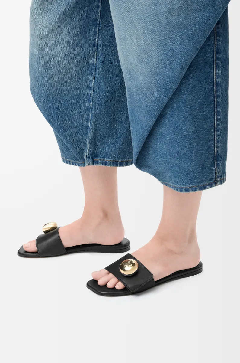 柔软牛皮革 Pebble 凉鞋