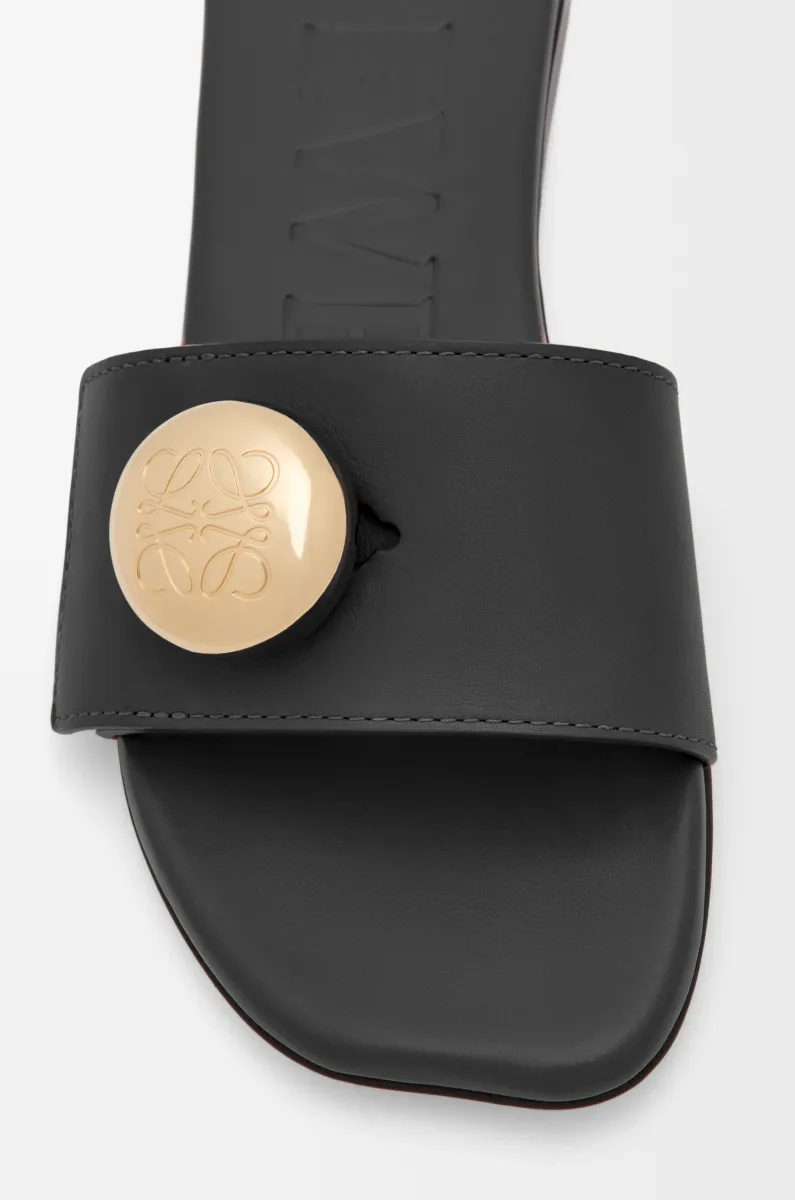 柔软牛皮革 Pebble 凉鞋