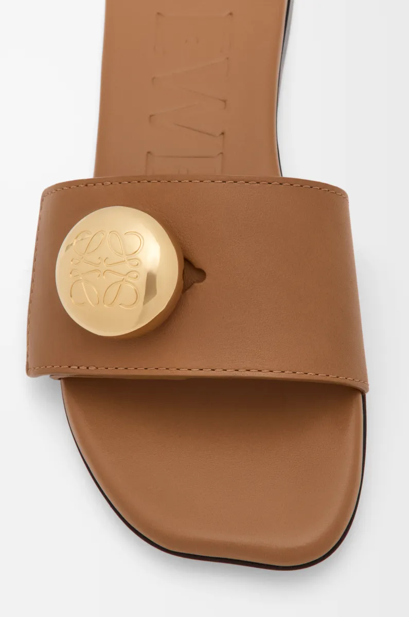 柔软牛皮革 Pebble 凉鞋