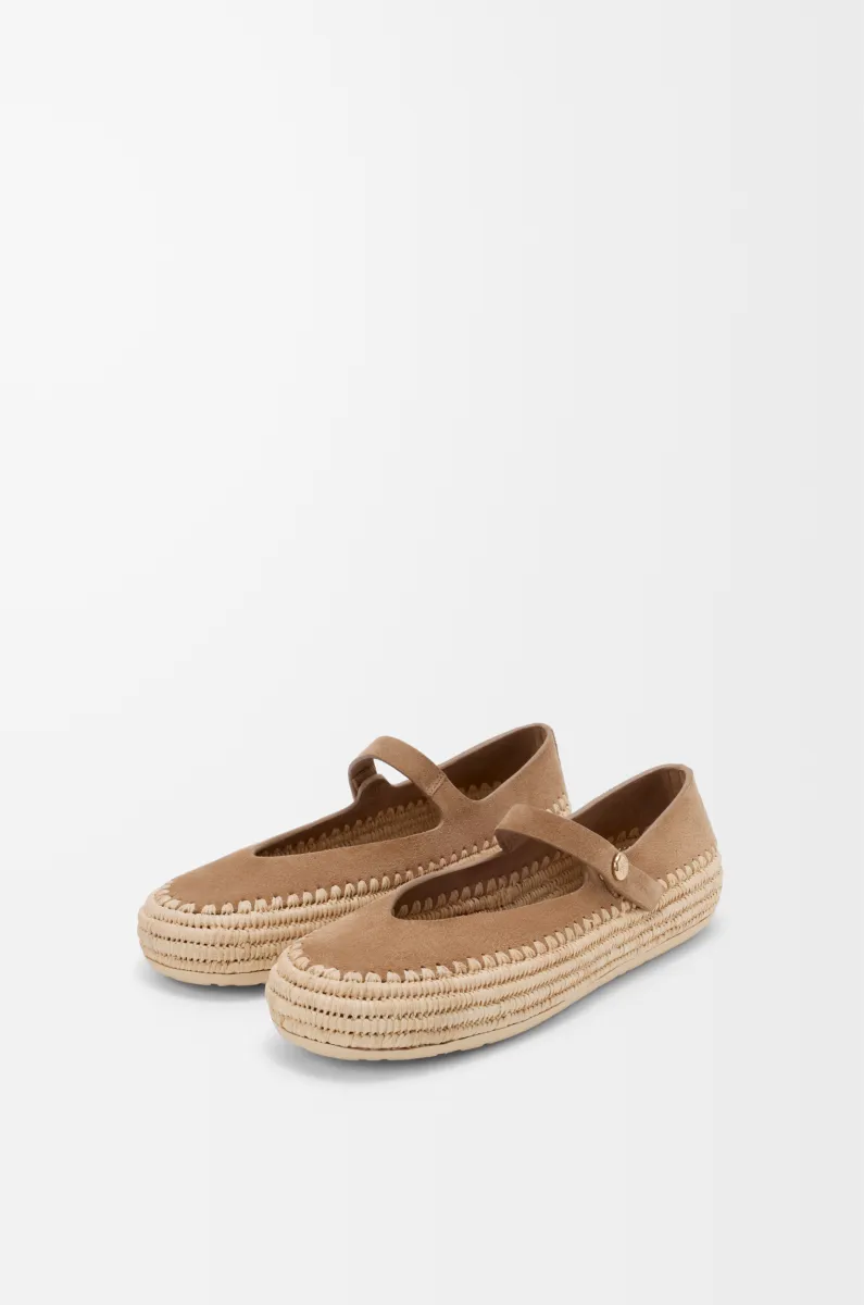 绒面革和拉菲草 Rio 玛丽珍鞋