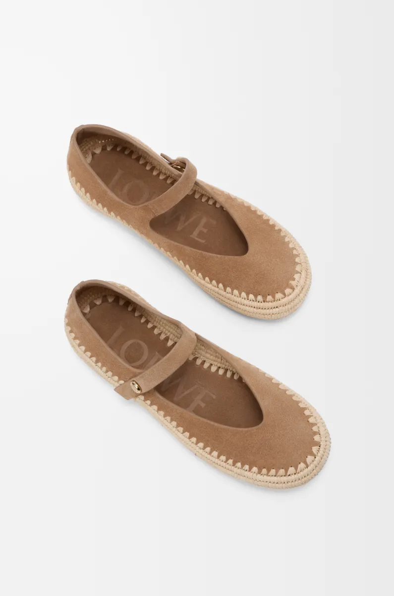 绒面革和拉菲草 Rio 玛丽珍鞋