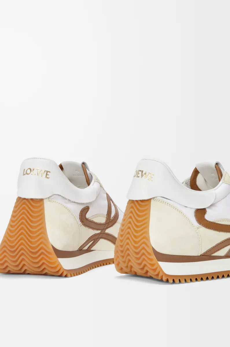 尼龙和绒面革流畅女士运动鞋 2.0