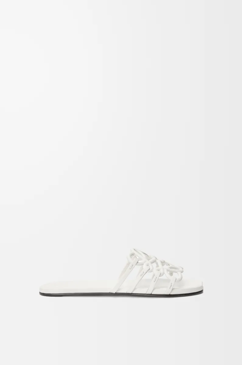 柔软牛皮革 Petal Anagram 凉鞋