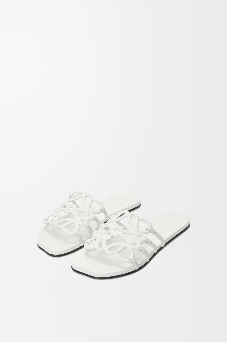 柔软牛皮革 Petal Anagram 凉鞋