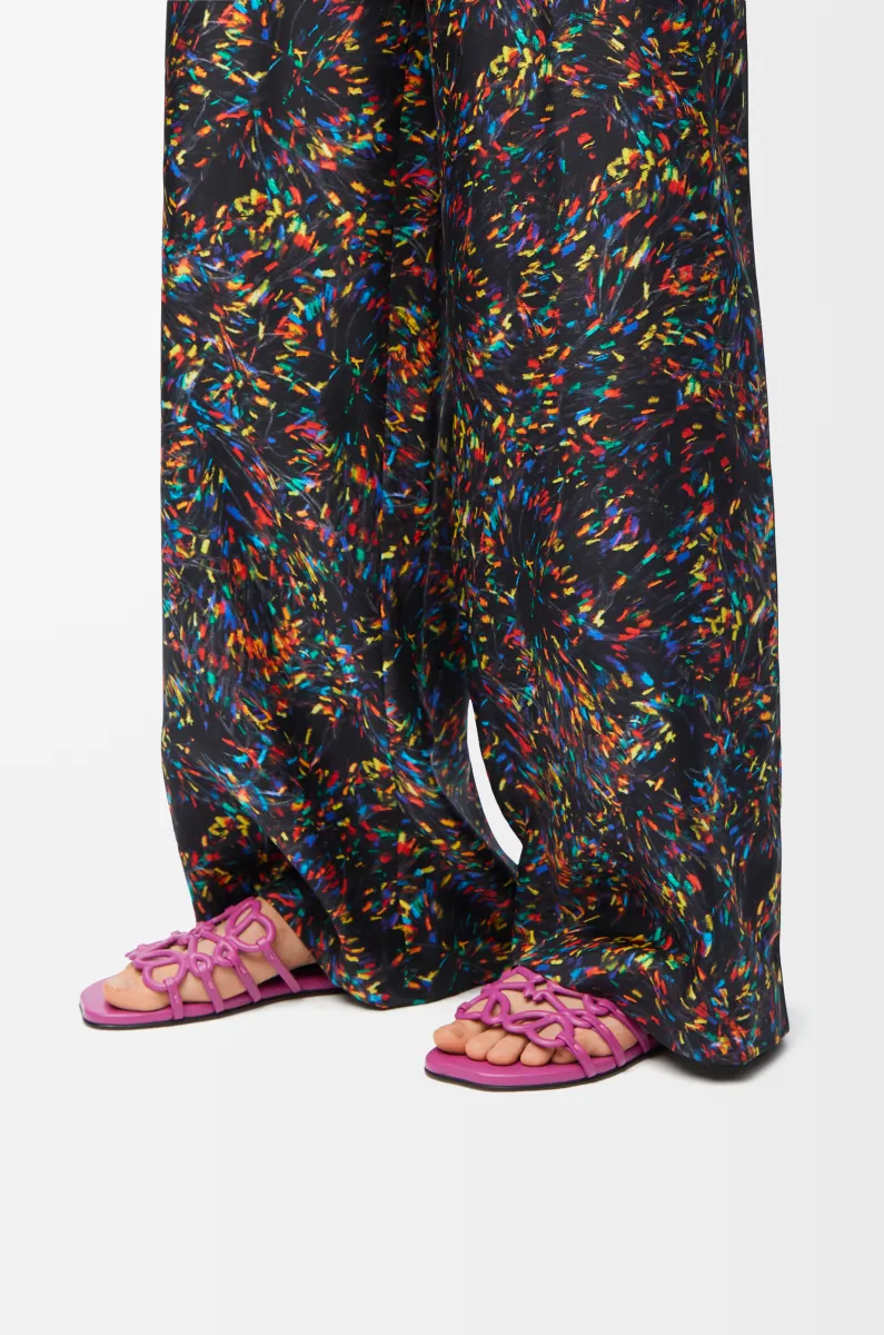 柔软牛皮革 Petal Anagram 凉鞋