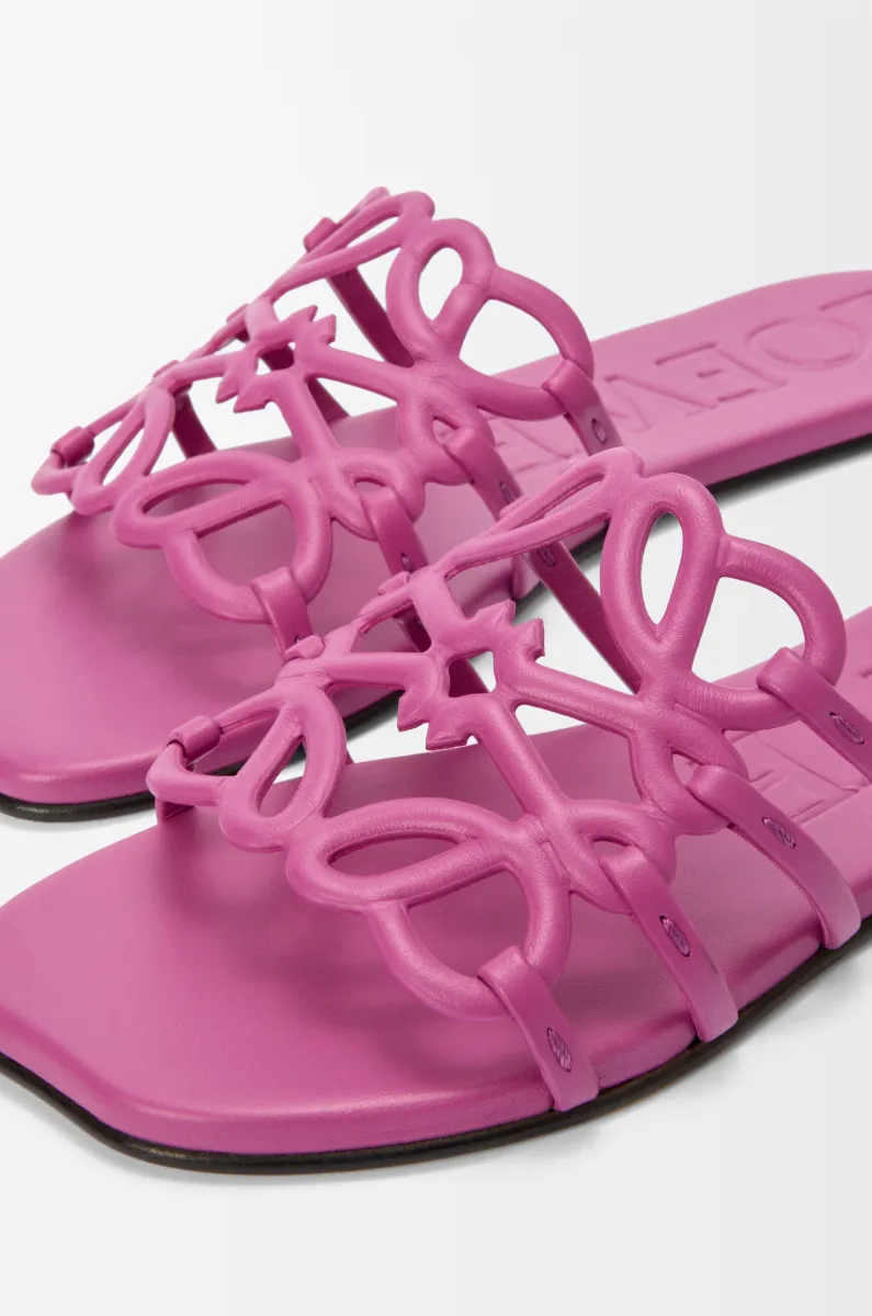 柔软牛皮革 Petal Anagram 凉鞋