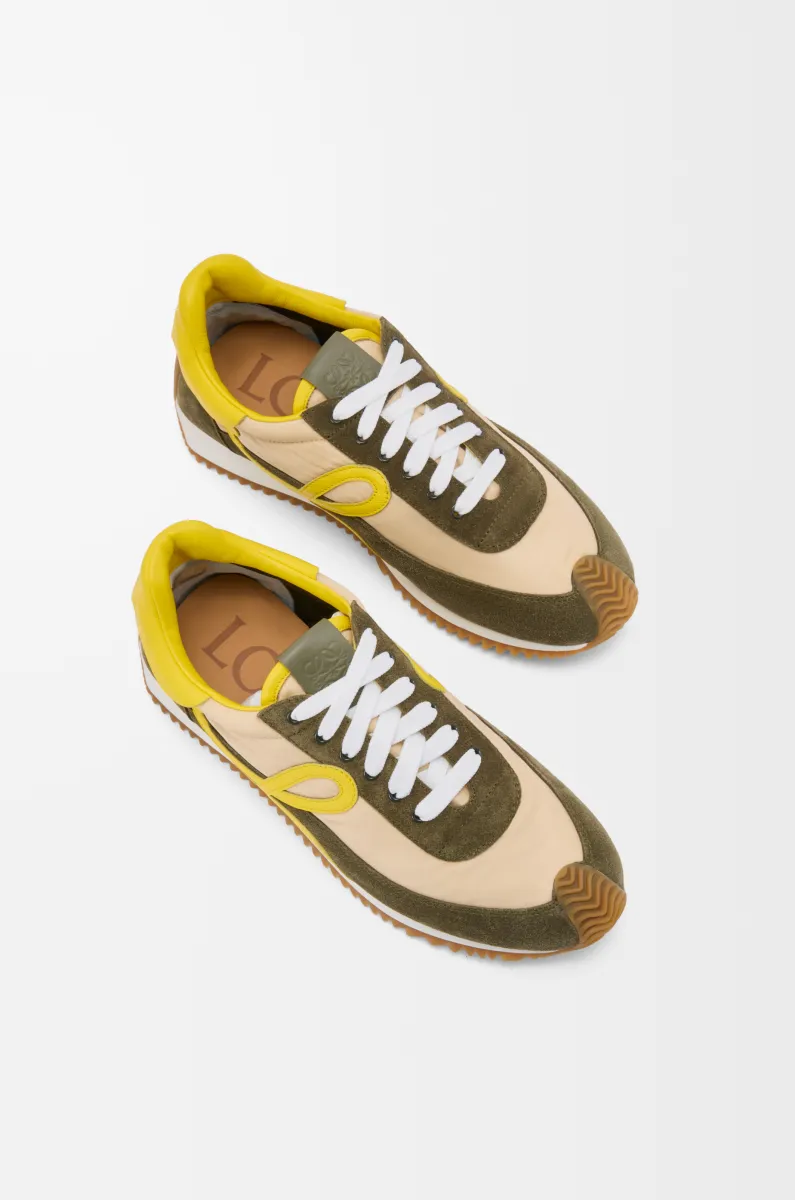 尼龙和绒面革流畅女士运动鞋 2.0