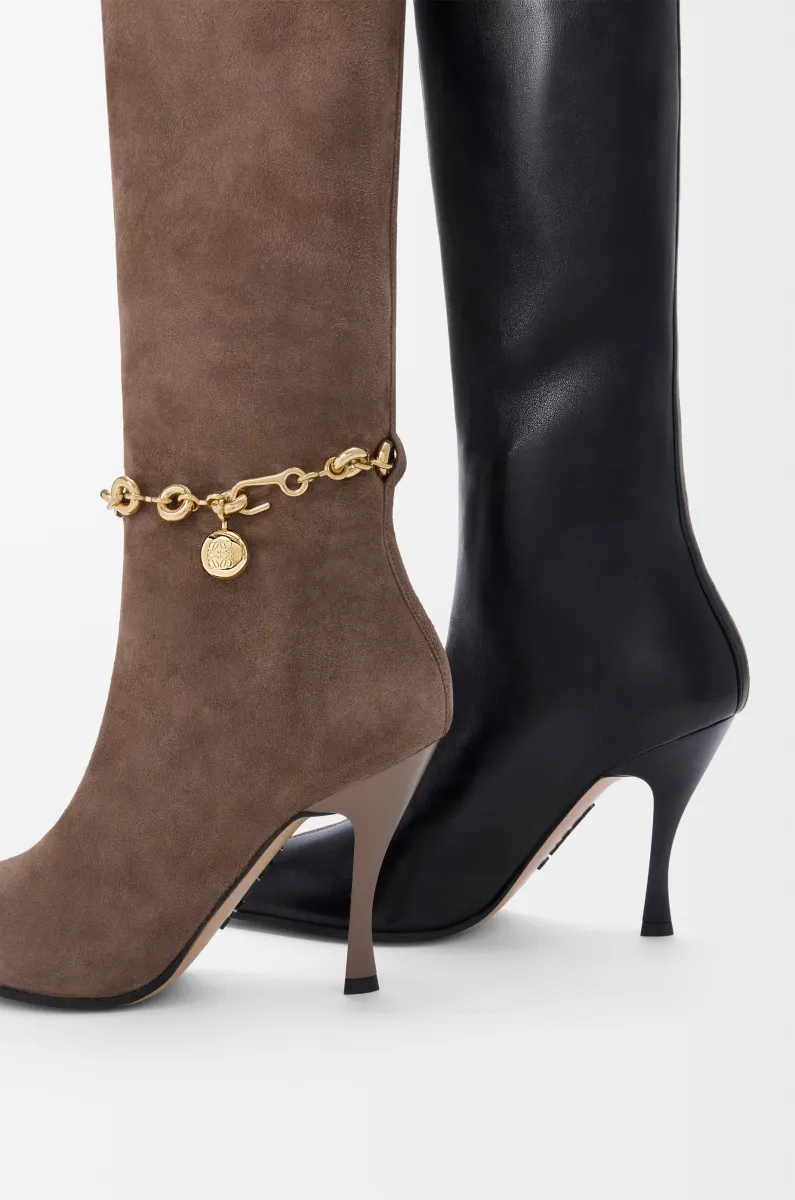 弹性羊皮革和绒面革 New Comic 靴子