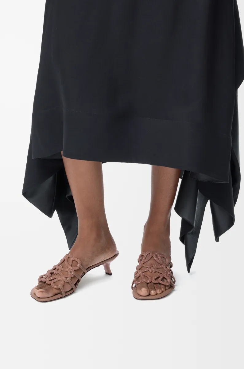 莱茵石绒面革 Petal Anagram 凉鞋