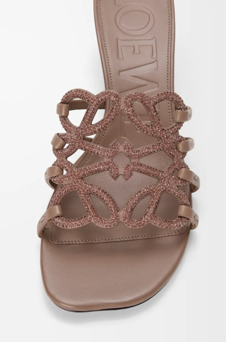 莱茵石绒面革 Petal Anagram 凉鞋