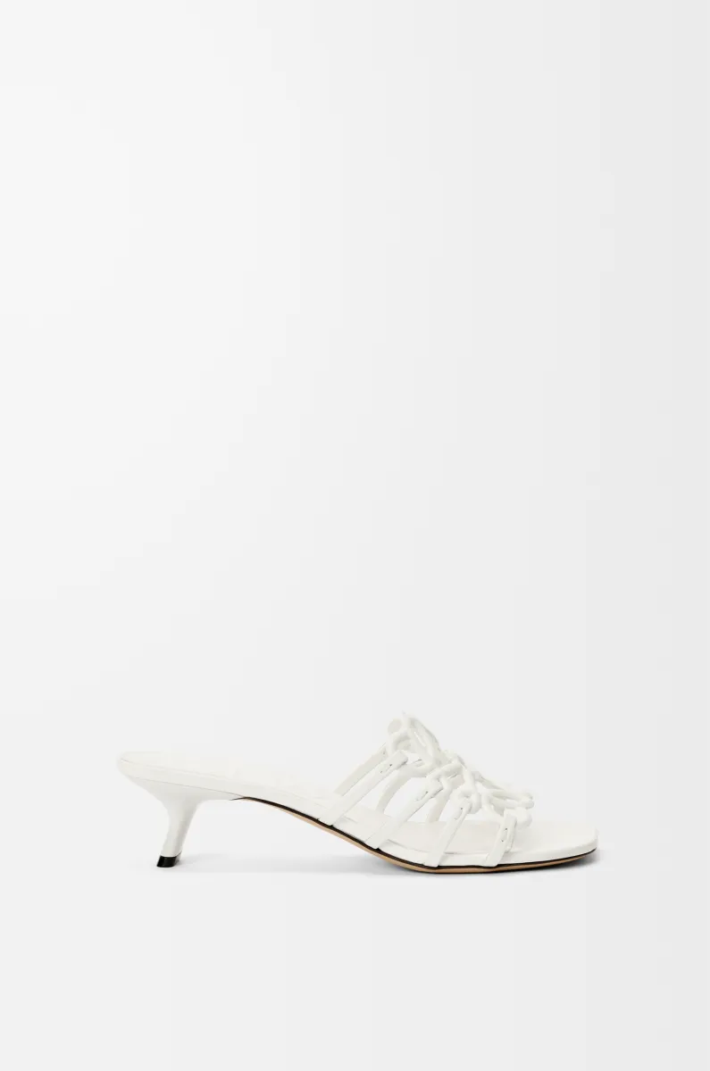 柔软牛皮革 Petal Anagram 凉鞋