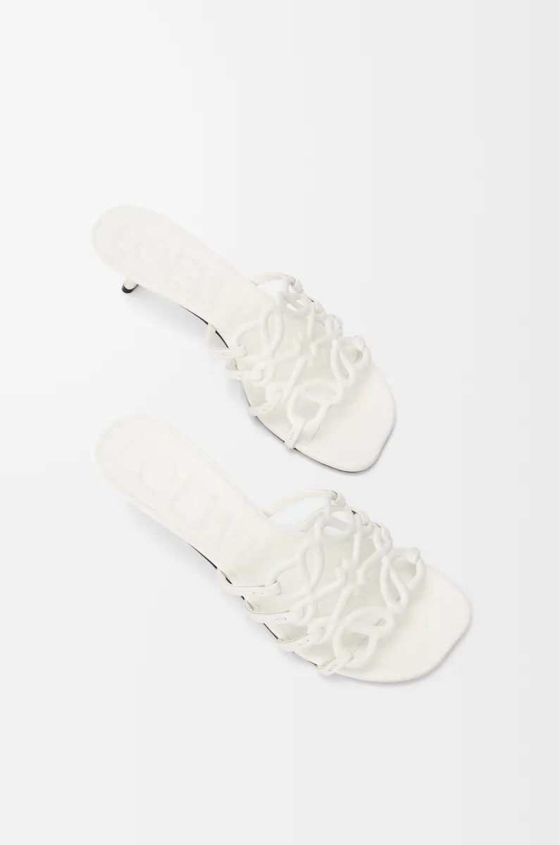 柔软牛皮革 Petal Anagram 凉鞋