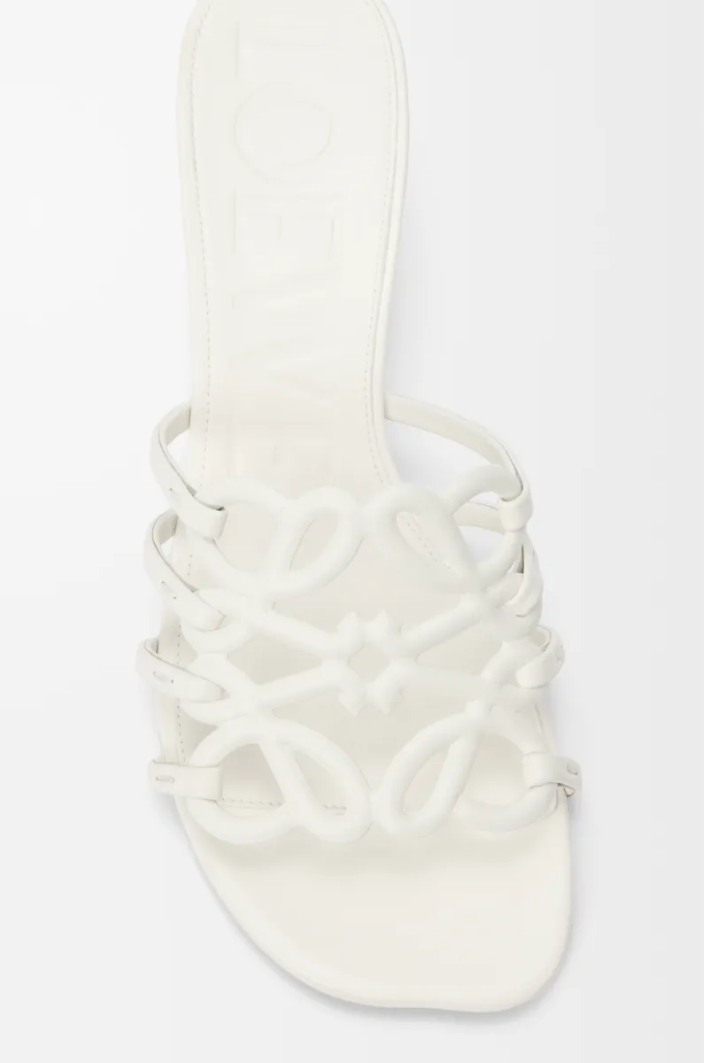 柔软牛皮革 Petal Anagram 凉鞋