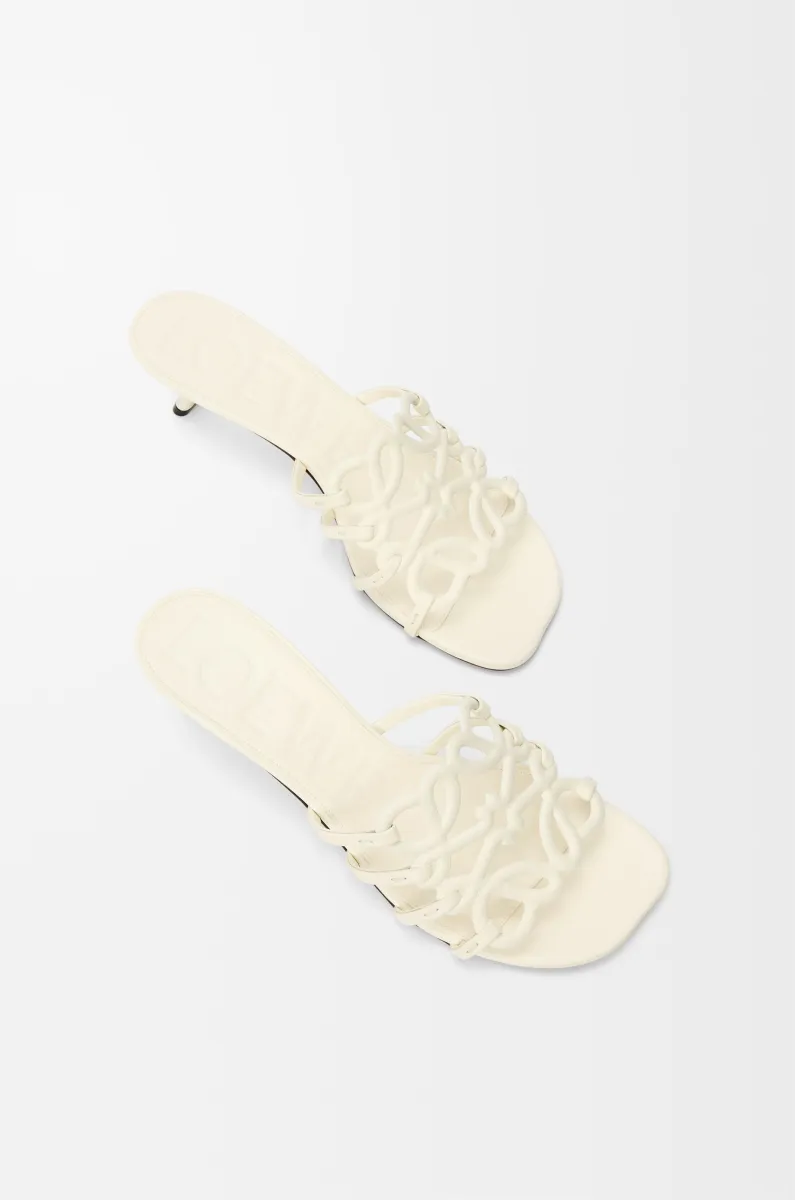 柔软牛皮革 Petal Anagram 凉鞋