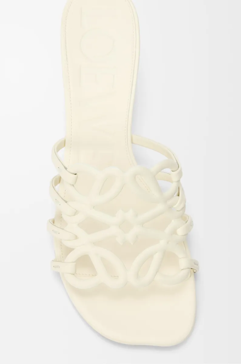 柔软牛皮革 Petal Anagram 凉鞋