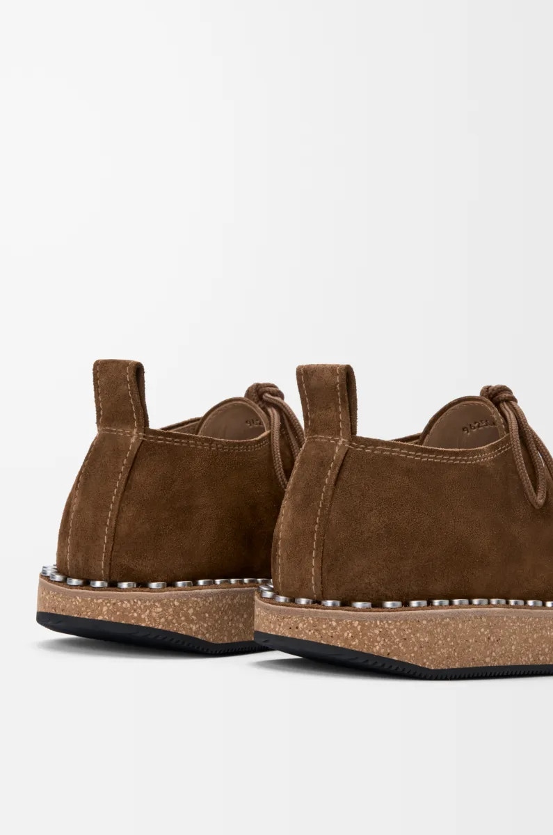 绒面牛皮革铆钉系带鞋