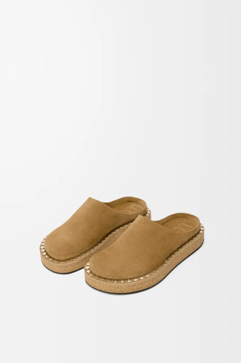 绒面牛皮革铆钉穆勒鞋