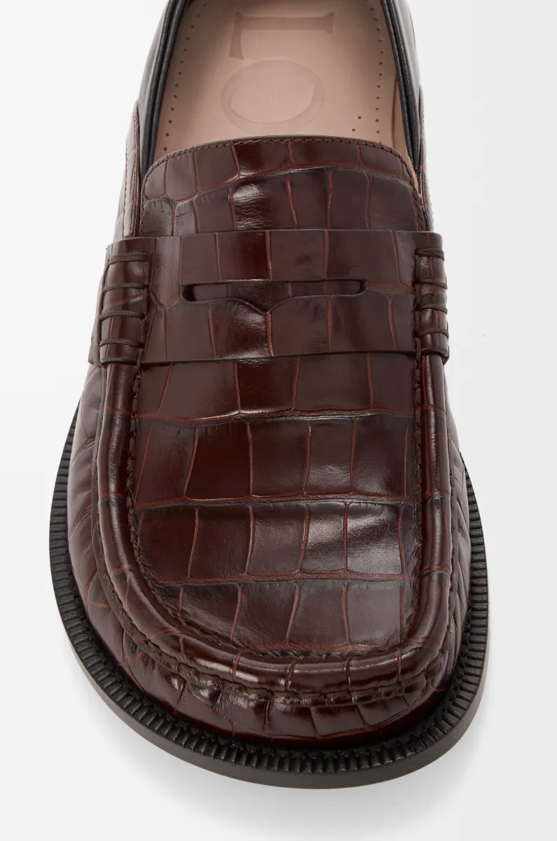 压纹牛皮革和纳帕羊皮革 Campo 乐福鞋