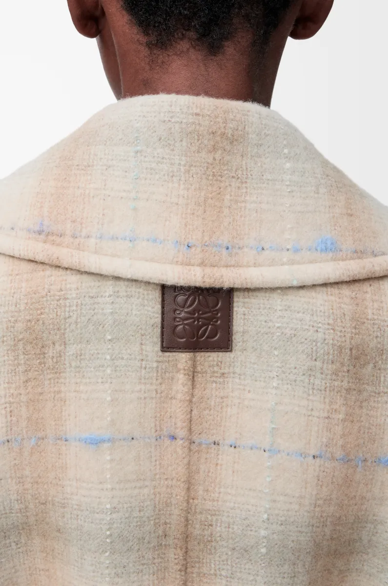 羊毛和羊绒混纺大衣