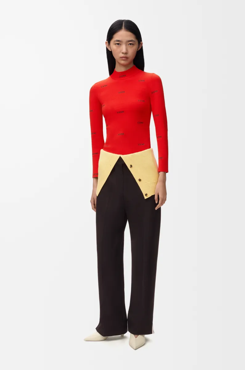 Adjusted fit trousers in wool