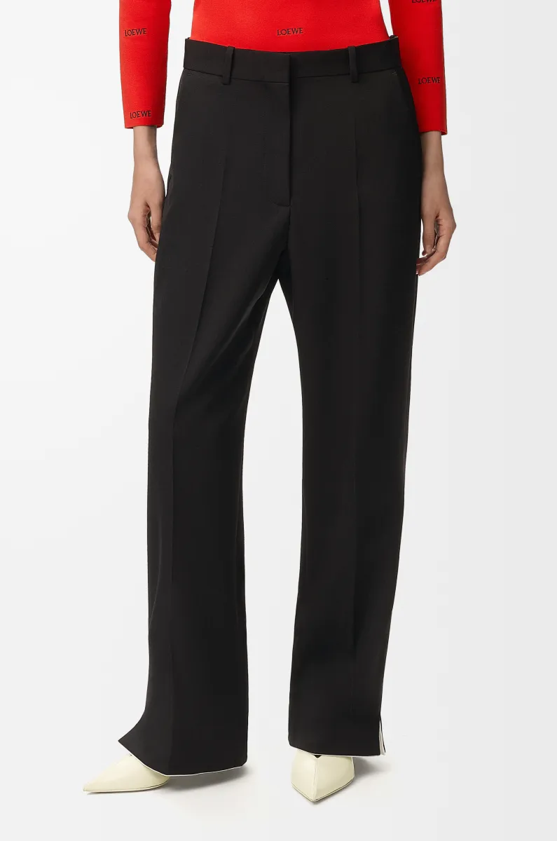 Adjusted fit trousers in wool