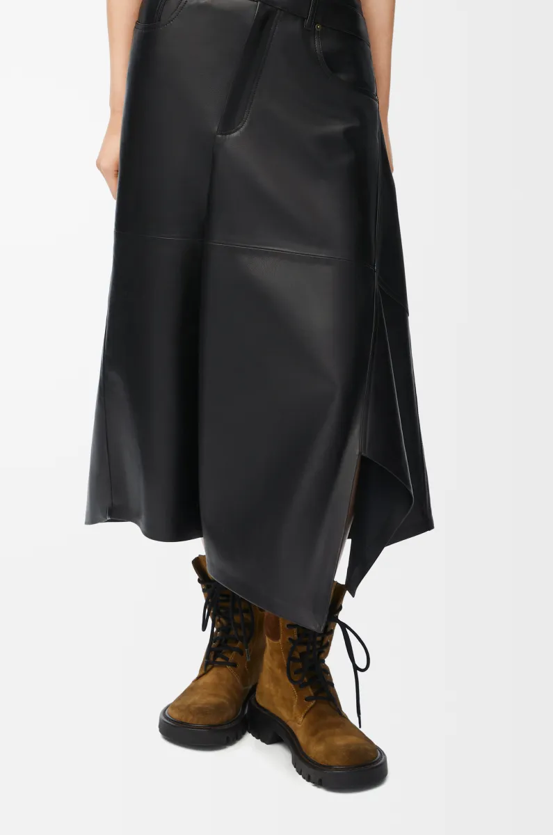 缎面纳帕羊皮革不对称半身裙