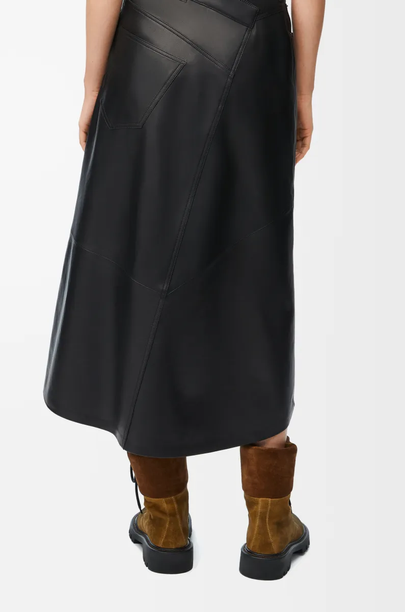 缎面纳帕羊皮革不对称半身裙